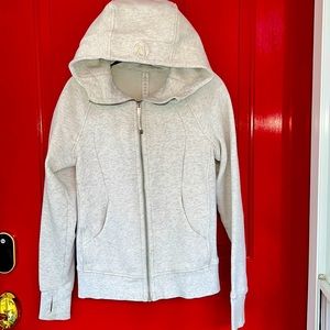 Lululemon zip up hoodie sweatshirt, light gray. Size 8.